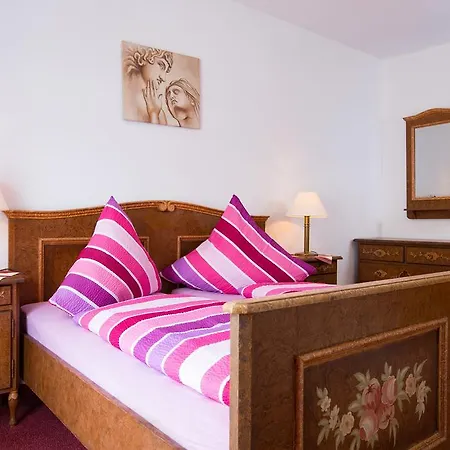 Gasthof Zum Lamm * 가르미슈파르텐키르헨